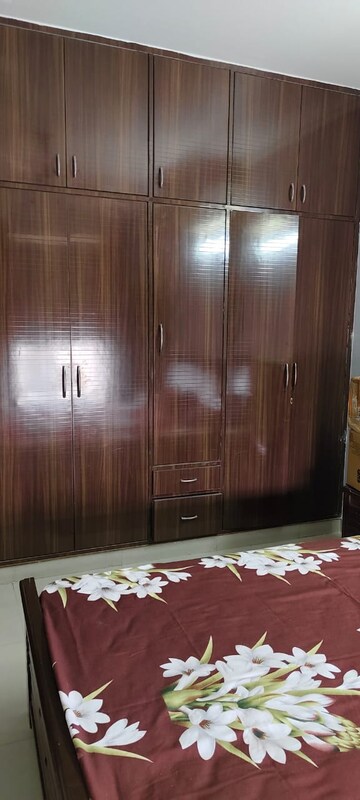 Room in 3 BHK Apartment at Omaxe The Nile, Sector 49 – for Sale