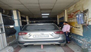 Parking in  Showroom at Pandav Nagar – for Rent