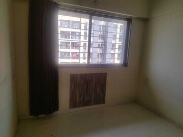 Room in 2 BHK Apartment at Sri Dutt Garden Avenue K, Virar West – for Rent