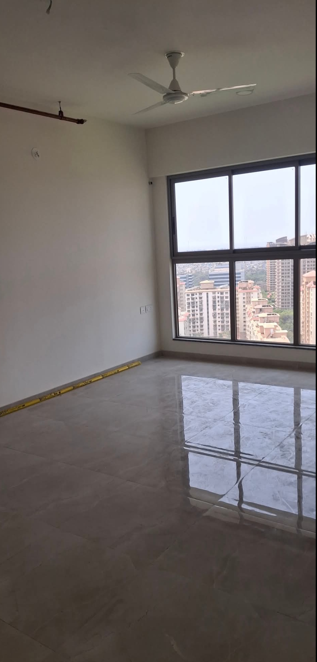 2 BHK Apartment For Rent in Sheth Irene