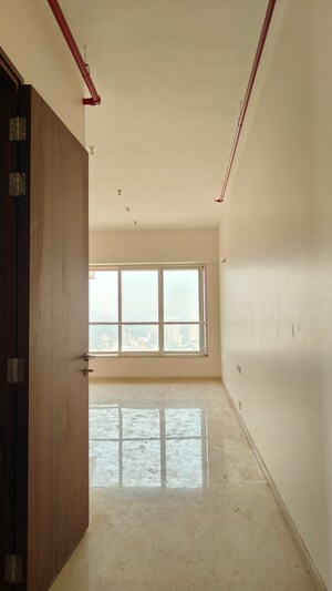 Room in 3 BHK Apartment at Kalpataru Radiance, Goregaon West – for Sale