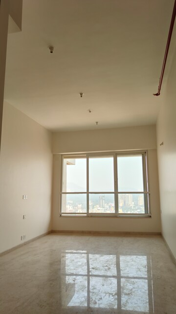 Room in 3 BHK Apartment at Kalpataru Radiance, Goregaon West – for Sale