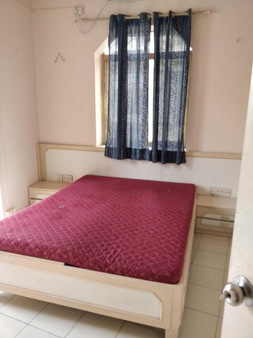 Bedroom in 2 BHK Apartment at The Matunga Navjivan CHS, Mahim – for Rent