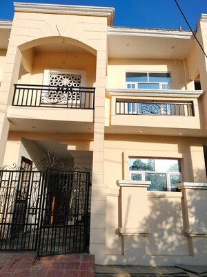 2 BHK Villa For Sale in Chinhat