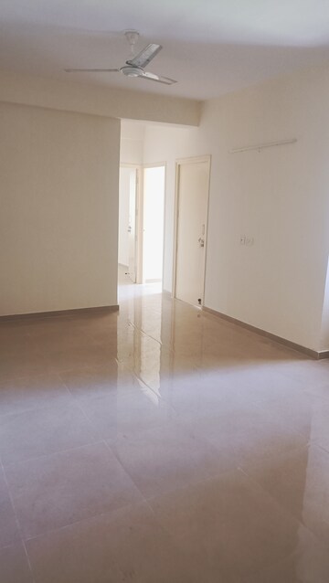 Room in 2.5 BHK Apartment at GLS Arawali Homes, Sohna Sector 4 – for Sale