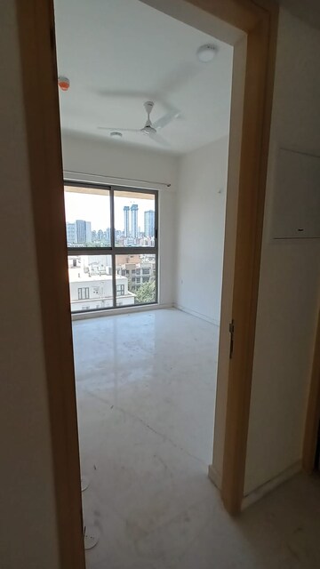 Room in 2 BHK Apartment at Lodha Bel Air, Jogeshwari West – for Rent