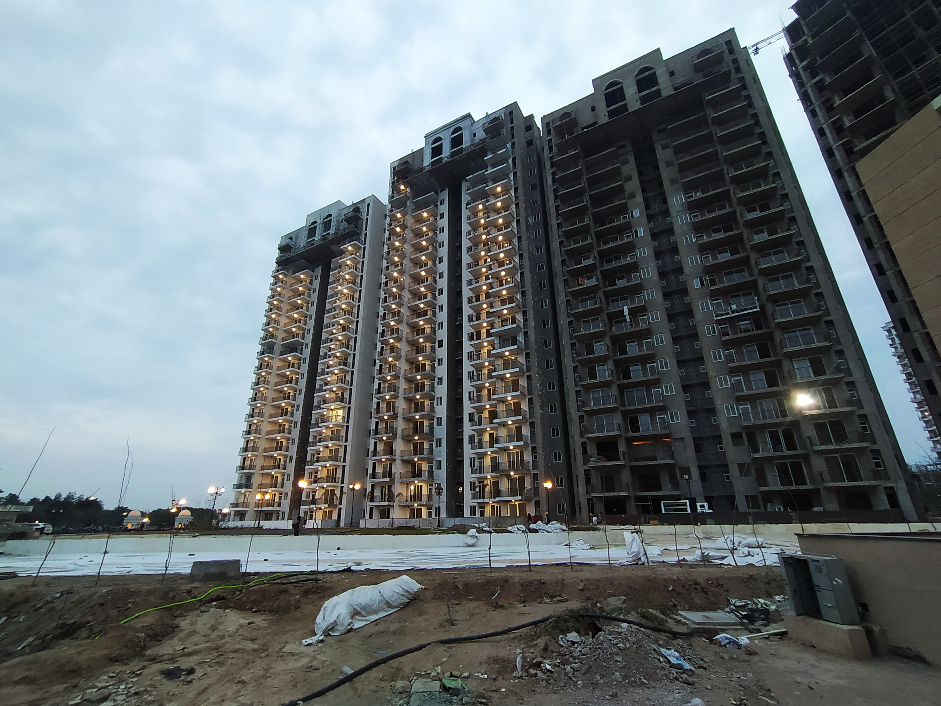 2 BHK 1034 Sq.Ft. Apartment in Omaxe The Resort