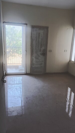Room in 3 BHK Apartment at GLS Arawali Homes, Sohna Sector 4 – for Sale