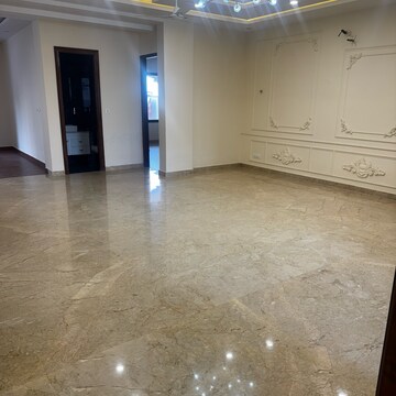 Room in 4 BHK Builder Floor at North Mullanpur – for Sale