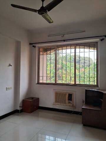 Bedroom in 2 BHK Apartment at Dosti Lotus, Wadala – for Rent