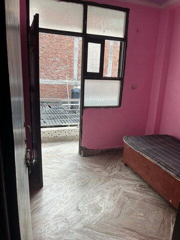 Room in 1.5 BHK Builder Floor at New Ashok Nagar – for Rent