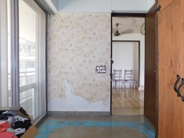 Room in 1 BHK Apartment at Lodha Amara, Kolshet Road – for Rent
