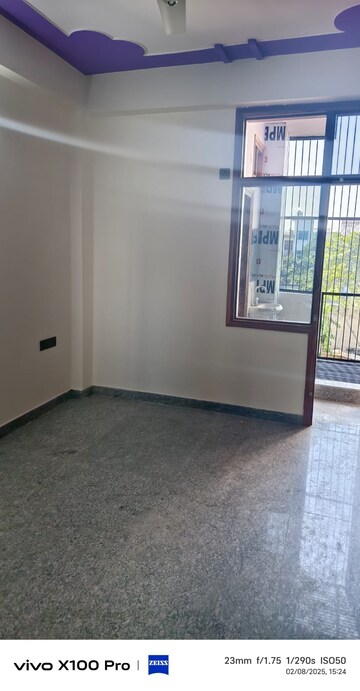 Room in 3 BHK Builder Floor at Sector 19 – for Rent