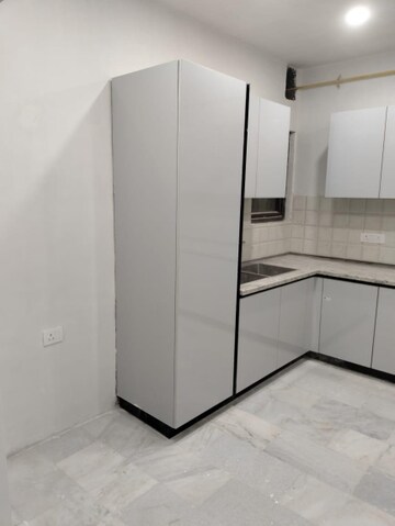 Room in 3 BHK Builder Floor at Malviya Nagar – for Rent