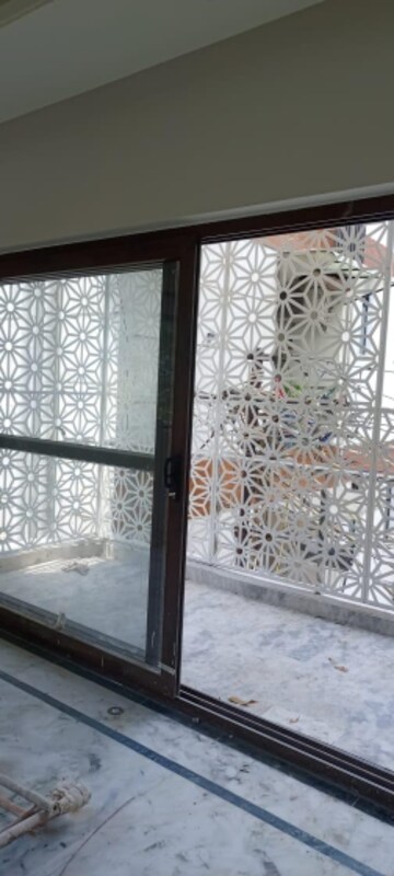 Room in 3 BHK Builder Floor at Malviya Nagar – for Rent