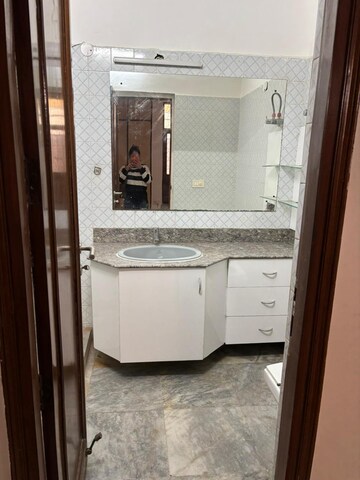 2 BHK Builder Floor For Rent in Sector 27
