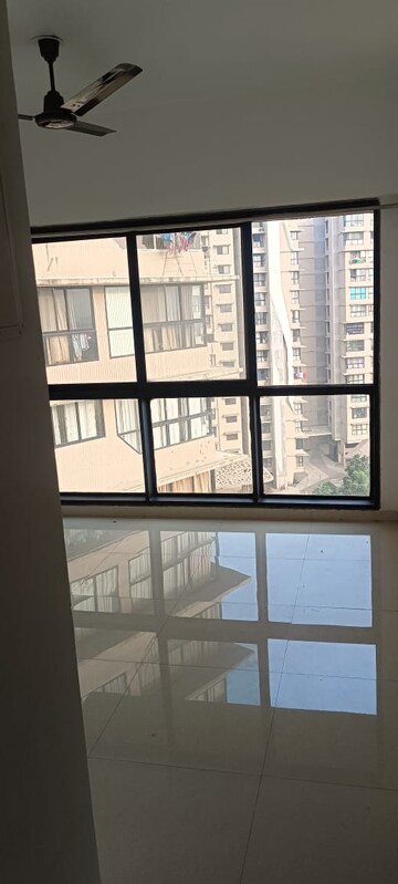 Room in 2 BHK Apartment at Kanakia Rainforest, Andheri East – for Rent