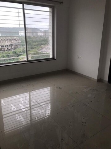 Room in 2 BHK Apartment at Kohinoor Tinsel Town, Hinjewadi – for Rent