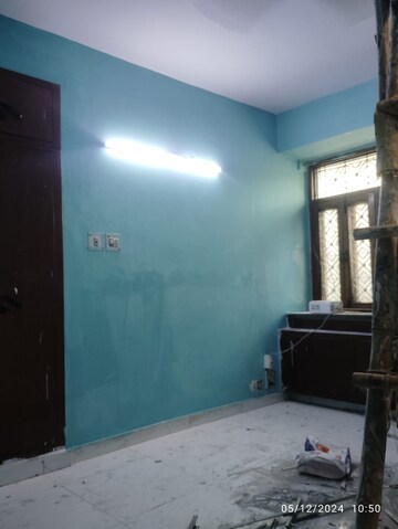 Room in 2 BHK Builder Floor at New Ashok Nagar – for Rent