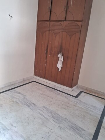 Room in 1.5 BHK Builder Floor at Kalkaji – for Rent