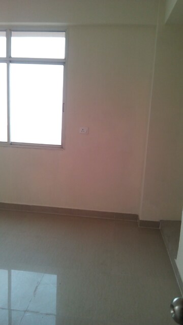 Room in 2 BHK Apartment at Supertech Czar Suites, Omicron I Greater Noida – for Sale
