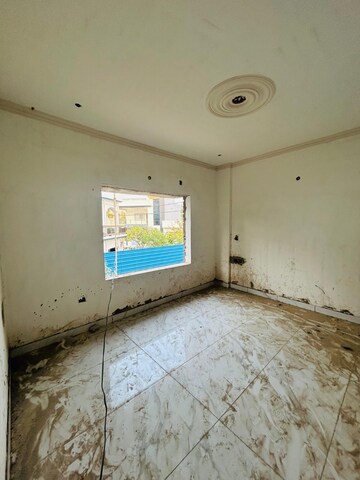 Room in 2 BHK Apartment at Raebareli Road – for Sale