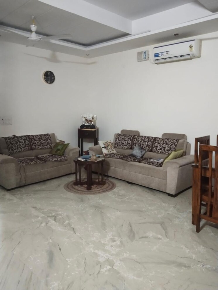 Living Room, boutique-residential-apartments-c-220 3 Bedroom 200 Sq.Yd. Builder Floor In Sarvodaya Enclave Delhi 8427077