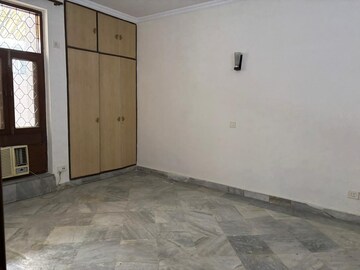 3 BHK Builder Floor For Rent in Sector 82
