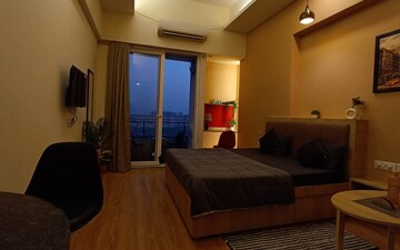 Studio Apartment For Rent in Gaur City Center, Sector 4, Greater Noida
