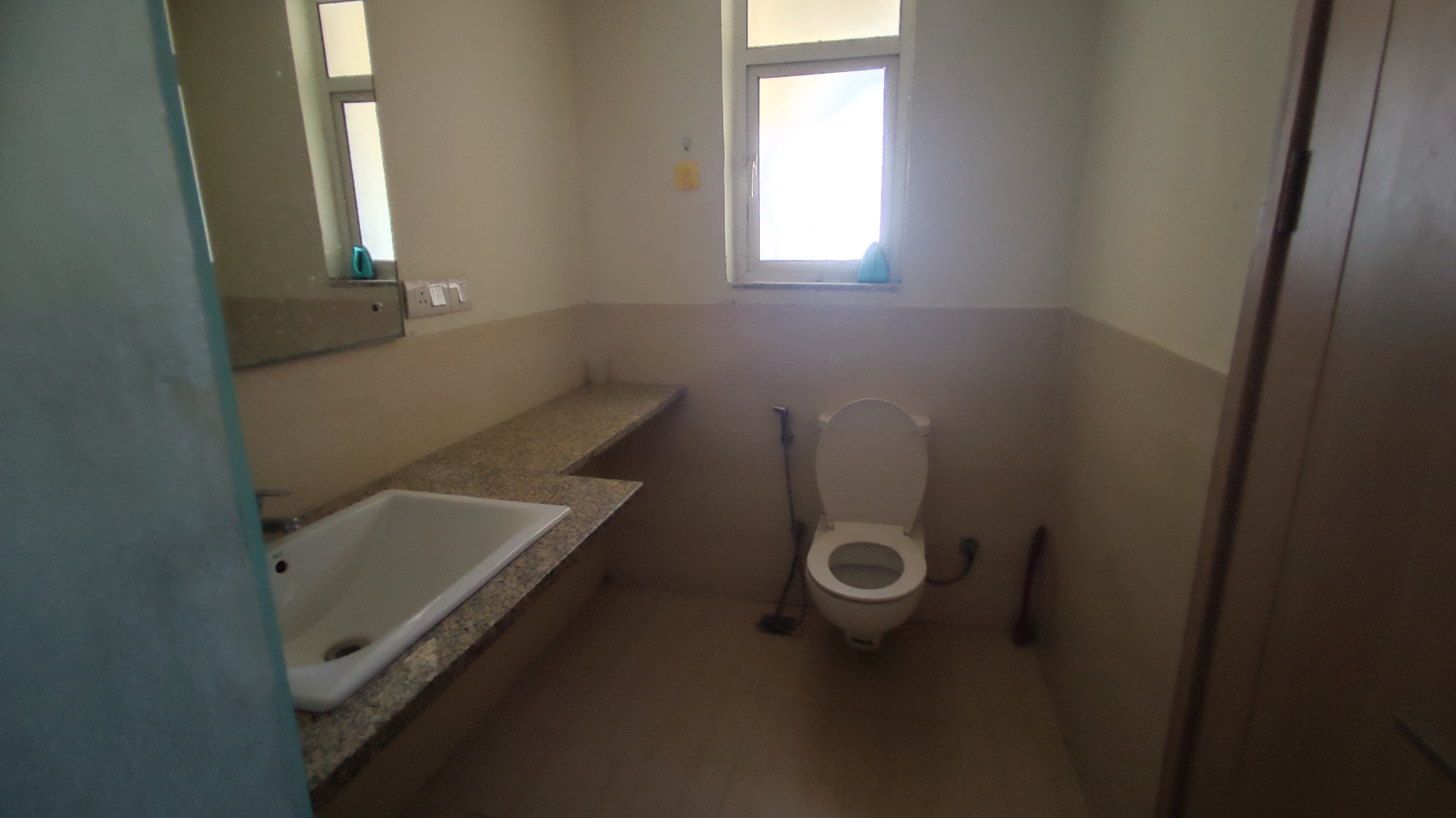 4 BHK + Pooja Room,Servant Room Apartment For Sale in DLF Express Greens