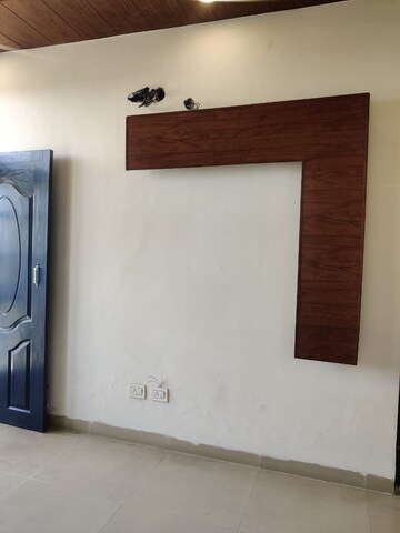 Room in 3 BHK Builder Floor at Peer Mucchalla – for Rent