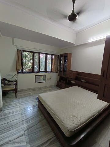 Bedroom in 2.5 BHK Apartment at Chawla House, Cuffe Parade – for Rent