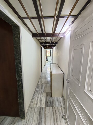 Staircase in 2.5 BHK Apartment at Chawla House, Cuffe Parade – for Rent