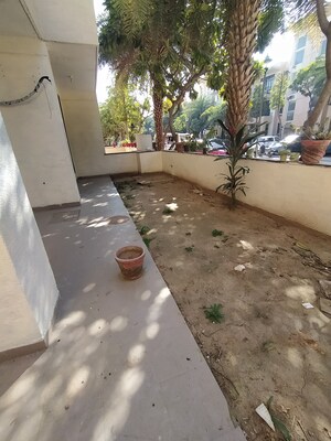 Kitchen in 3 BHK Builder Floor at Omaxe Silver Birch, North Mullanpur – for Sale