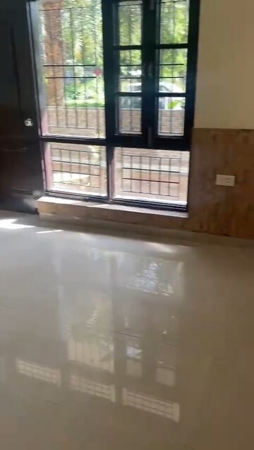 Room in 3 BHK Builder Floor at Omaxe Silver Birch, North Mullanpur – for Sale