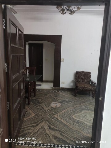 Bedroom in 3 BHK Builder Floor at Sector 40 – for Rent