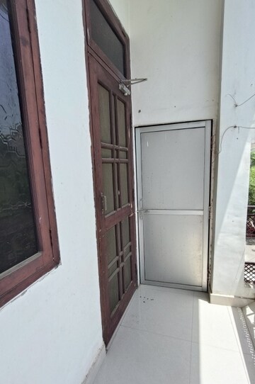 Building Lobby in 2 BHK Independent House at Gomti Nagar – for Rent