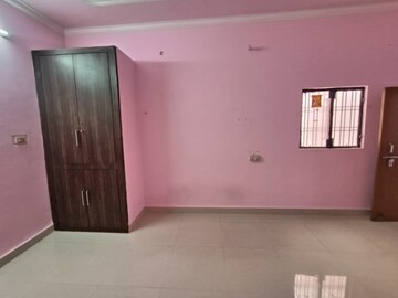 Room in 2 BHK Independent House at Gomti Nagar – for Rent