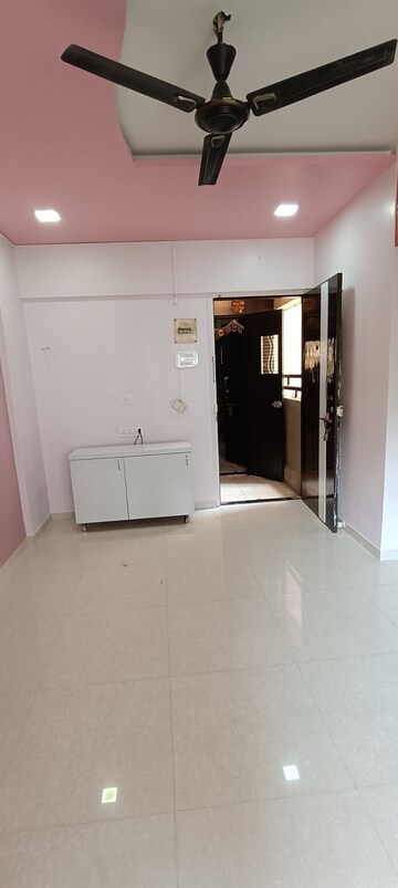 Room in 1 BHK Apartment at Anita Nagar Chs, Kandivali East – for Rent