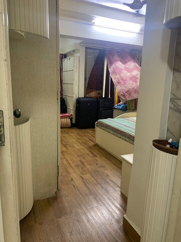 Room in 2 BHK Apartment at Benhur CHS LTD, Andheri West – for Rent