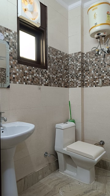 Bathroom in 2 BHK Apartment at Paschim Vihar – for Rent