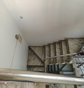 Staircase in 2.5 BHK Independent House at Gomti Nagar – for Rent
