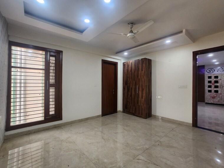 Room, sector 41 4 Bedroom 410 Sq.Yd. Builder Floor In Sector 41 Faridabad 8427496