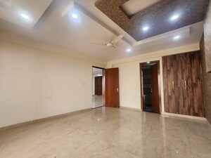 Room in 4 BHK Builder Floor at Sector 41 – for Sale