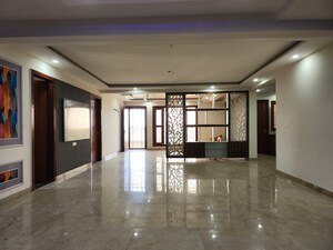Room in 4 BHK Builder Floor at Sector 41 – for Sale