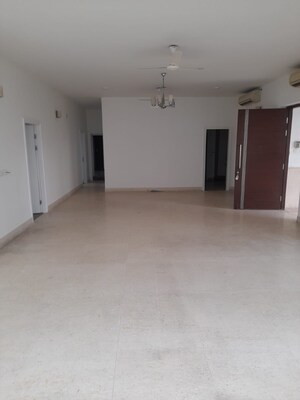 Room in 4 BHK Apartment at Emaar The Palm Drive-Palm Studios, Sector 66 – for Sale