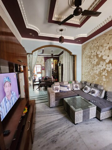 Kitchen in 3 BHK Builder Floor at Sector 43 – for Sale