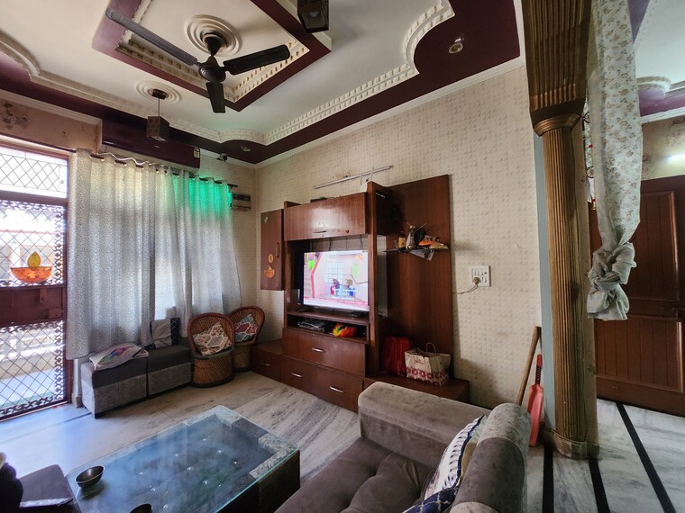 Living Room, sector 43 3 Bedroom 1950 Sq.Ft. Builder Floor In Sector 43 Faridabad 8427542