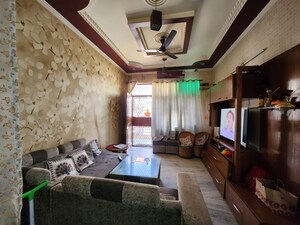 Living Room in 3 BHK Builder Floor at Sector 43 – for Sale