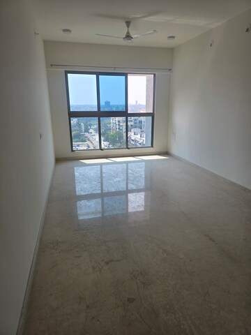 Room in 4 BHK Apartment at Rajesh Raj Infinia, Malad West – for Rent